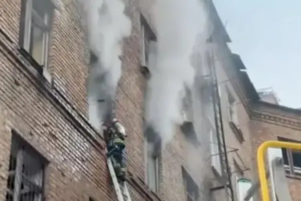 রাশিয়ান ড্রোন ও ক্ষেপণাস্ত্র হামলায় দুই শিশুসহ কমপক্ষে ছয়জন নিহত হয়েছে।