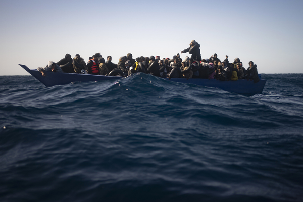 সমুদ্রপথে চলতি বছর ইতালিতে পৌঁছানো অভিবাসীদের তালিকায় শীর্ষে উঠে এসেছে বাংলাদেশ।