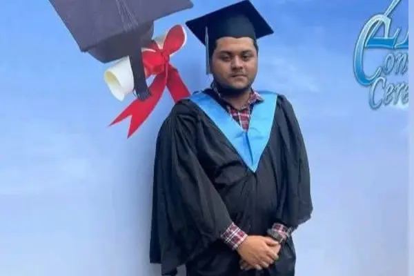 হাত-পায়ের রগ কাটা অবস্থায় এক বিশ্ববিদ্যালয় শিক্ষার্থীর লাশ উদ্ধার করেছে পুলিশ।