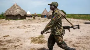 বন্দুকযুদ্ধে অন্তত ১৪ সেনা নিহত হয়েছেন।