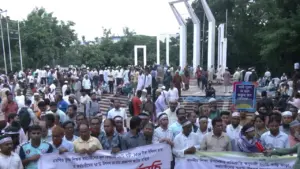 শিক্ষক নেতারা জানিয়েছেন, নির্ধারিত সময়ের মধ্যে দাবি পূরণ না করা হলে আমরণ অনশনে যাবেন তারা।