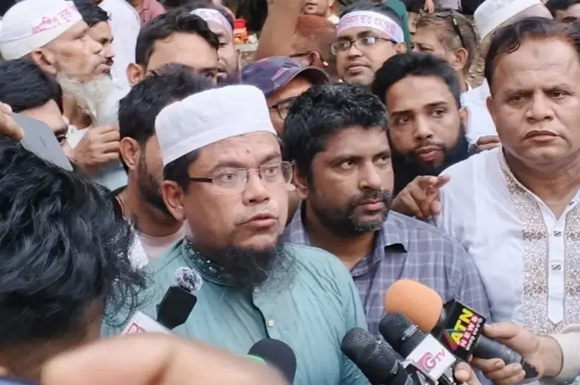 শিক্ষা জাতীয়করণ প্রত্যাশী জোটের সদস্য সচিব অধ্যক্ষ দেলোয়ার হোসেন আজিজী এ ঘোষণা দেন।