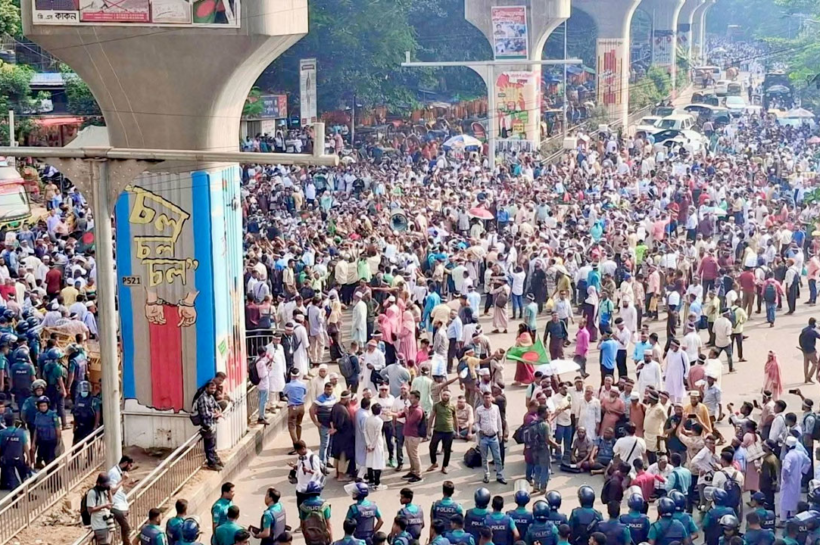 শিক্ষক-কর্মচারীরা বলছেন- এটি তাঁরা মানবেন না।