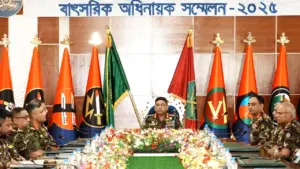 চ্যালেঞ্জ মোকাবিলায় প্রস্তুত থাকার আহ্বান জানিয়েছেন সেনাপ্রধান জেনারেল ওয়াকার-উজ-জামান।