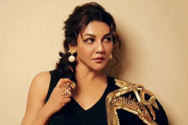 ধর্মা প্রোডাকশনের ব্লকবাস্টার হিট ছবি ‘রকি অউর রানি কি প্রেম কাহানি’ এর জন্য জয়া আহসানকে অভিনয়ের প্রস্তাব দেওয়া হয়েছিল।