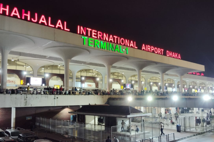 দেশের বিমানবন্দরগুলোতে নিরাপত্তা ও নজরদারি বাড়াতে চিঠি দিয়েছে নিয়ন্ত্রক সংস্থা বেসামরিক বিমান চলাচল কর্তৃপক্ষ (বেবিচক)।