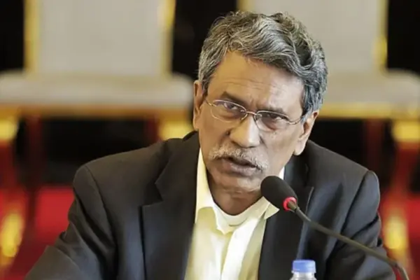 আলী রীয়াজকে লক্ষ্য করে সামাজিক যোগাযোগমাধ্যমে 'মিথ্যা ও ভিত্তিহীন' ভিডিও প্রচার করা হচ্ছে বলে জানিয়েছে প্রধান উপদেষ্টার প্রেস উইং।