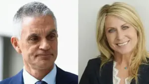 বিবিসির মহাপরিচালক টিম ডেভি এবং বার্তাপ্রধান ডেবোরাহ টারনেস পদত্যাগ করেছেন।