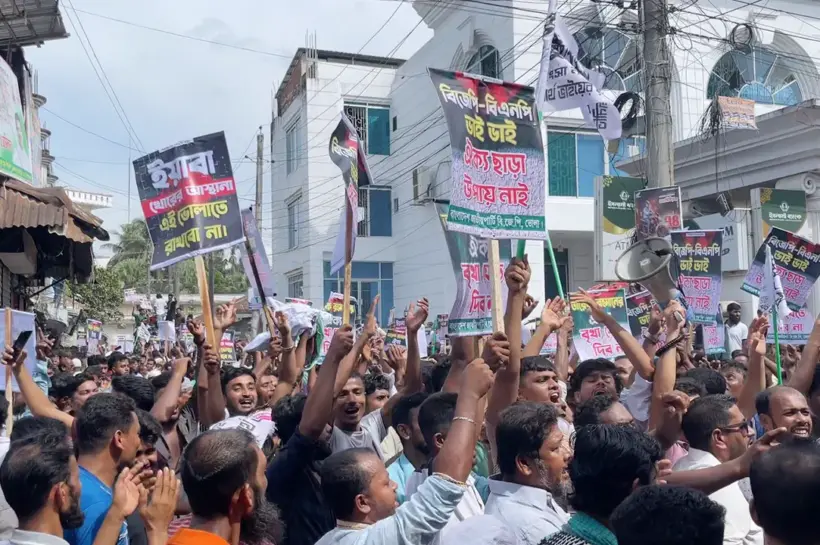 পাল্টাপাল্টি শোডাউন করেছে বিএনপি ও বিজেপি।