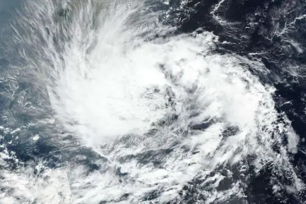 বঙ্গোপসাগরে সৃষ্ট ঘূর্ণিঝড় ডিটওয়াহ আগামী ২৪ ঘণ্টার মধ্যে ভারতের তামিলনাড়ুতে আঘাত হানতে পারে।