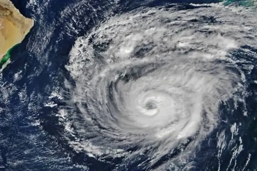 এগিয়ে আসছে ঘূর্ণিঝড় ‘ডিটওয়াহ’।