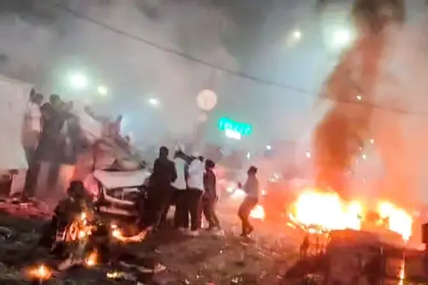 নয়াদিল্লির লাল কেল্লার কাছে গাড়ি বিস্ফোরণের পর ভারতজুড়ে নিরাপত্তা জোরদার করা হয়েছে।