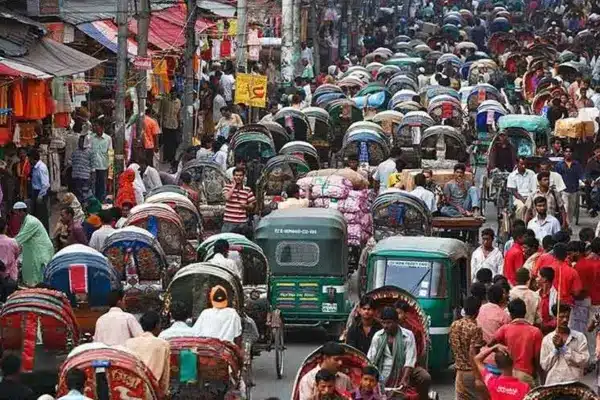 জাপানের টোকিওকে পেছনে ফেলে বিশ্বের দ্বিতীয় বৃহত্তম শহরের তালিকায় উঠে এসেছে বাংলাদেশের রাজধানী ঢাকা।