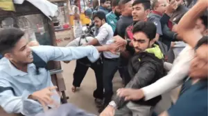 গণতান্ত্রিক ছাত্রজোট আয়োজিত মানববন্ধনে হামলার ঘটনা ঘটেছে।