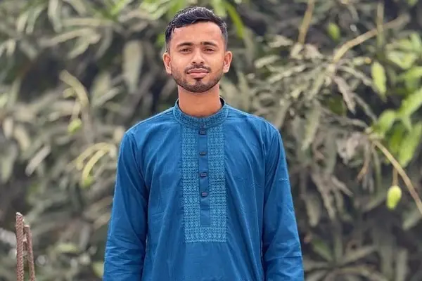 ইতালি যাওয়ার পথে হত্যা করে সাগরে ভাসিয়ে দেওয়া হয়েছে ইমরান খান (২৫) নামের এক বাংলাদেশি যুবককে।