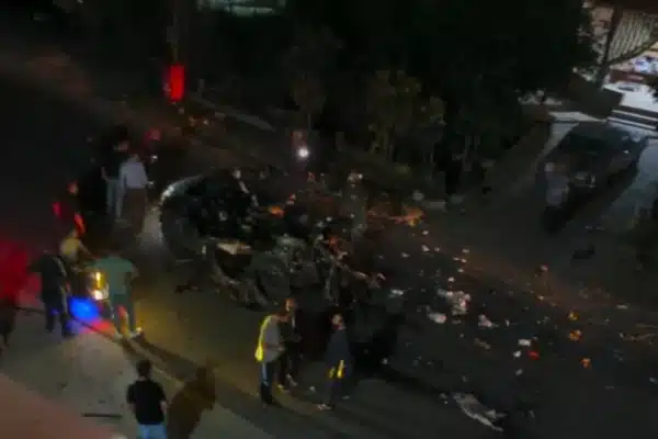 দক্ষিণ লেবাননের ফ্রাউন এলাকায় শুক্রবার ড্রোন হামলা চালিয়েছে ইসরায়েল।