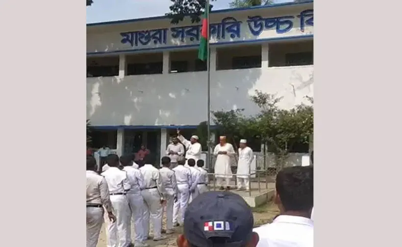বিদ্যালয়ের অ্যাসেম্বলিতে নির্বাচনী প্রচার চালিয়েছেন জামায়াতের দুই প্রার্থী।