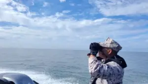 মালয়েশিয়া সীমান্তে উপকূলের কাছে অভিবাসীবাহী নৌকা ডুবে শত শত লোক নিখোঁজ হয়েছেন।