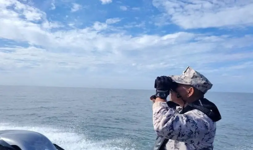 মালয়েশিয়া সীমান্তে উপকূলের কাছে অভিবাসীবাহী নৌকা ডুবে শত শত লোক নিখোঁজ হয়েছেন।