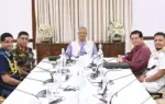 তিন বাহিনীর প্রধানকে প্রয়োজনীয় নির্দেশনা দিয়েছেন প্রধান উপদেষ্টা ড. মুহাম্মদ ইউনূস।
