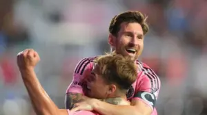 লিওনেল মেসির জাদুতে প্রথমবারের মতো মেজর লিগ সকার (এমএলএস) কাপ প্লে-অফের কনফারেন্স সেমিফাইনালে উঠল ইন্টার মায়ামি।