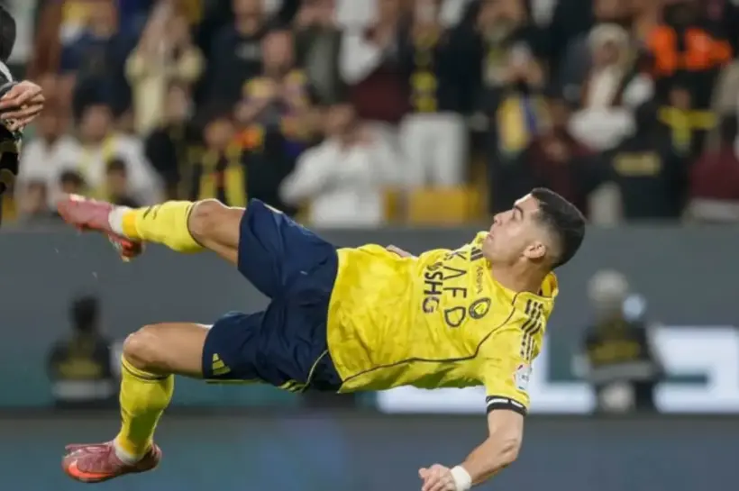 পুরো ম্যাচ ছাপিয়ে গেছে রোনালদোর সেই গোল।