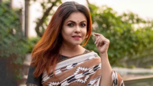 ফেসবুকে দেওয়া এক পোস্টে ক্ষোভ জানিয়েছেন শাওন।