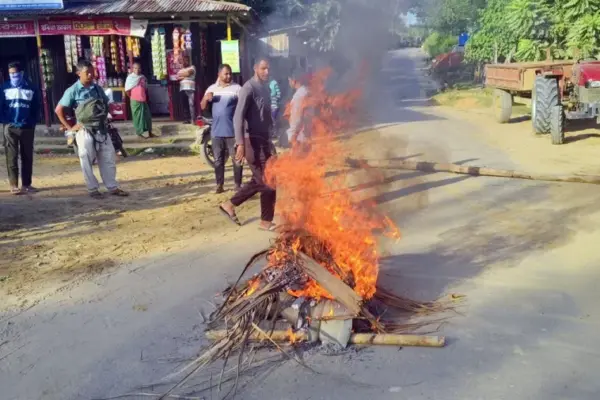 রাঙ্গামাটি পার্বত্য জেলা পরিষদের নিয়োগ প্রক্রিয়ায় কোটা বৈষম্য ও অনিয়মের প্রতিবাদে জেলায় হরতাল চলছে।