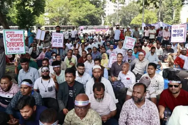 স্বরাষ্ট্র উপদেষ্টা ও শিক্ষা উপদেষ্টার পদত্যাগ চেয়েছেন সারা দেশের প্রাথমিক বিদ্যালয়ের সহকারী শিক্ষকরা।