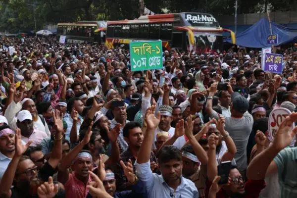 প্রাথমিক বিদ্যালয়ের সহকারী শিক্ষকরা পূর্ণদিবস কর্মবিরতির ঘোষণা দিয়েছেন।