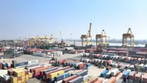 চট্টগ্রাম বন্দরের গুরুত্বপূর্ণ টার্মিনালগুলোতে বিদেশি অপারেটর নিয়োগ দিতে যাচ্ছে সরকার।