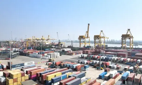 চট্টগ্রাম বন্দরের গুরুত্বপূর্ণ টার্মিনালগুলোতে বিদেশি অপারেটর নিয়োগ দিতে যাচ্ছে সরকার।