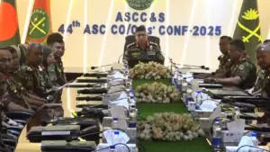 প্রস্তুত থাকার জন্য আর্মি সার্ভিস কোরের সব সদস্যদের প্রতি আহ্বান জানিয়েছেন বাংলাদেশ সেনাবাহিনীর প্রধান জেনারেল ওয়াকার-উজ-জামান।