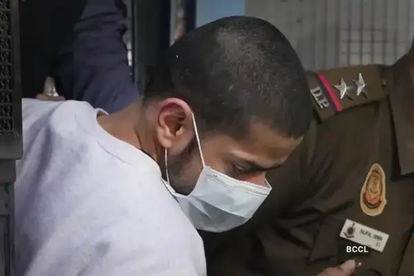 গ্যাংস্টার লরেন্স বিষ্ণোইয়ের ছোট ভাই আনমোল বিষ্ণোইকে গ্রেপ্তার করা হয়েছে।