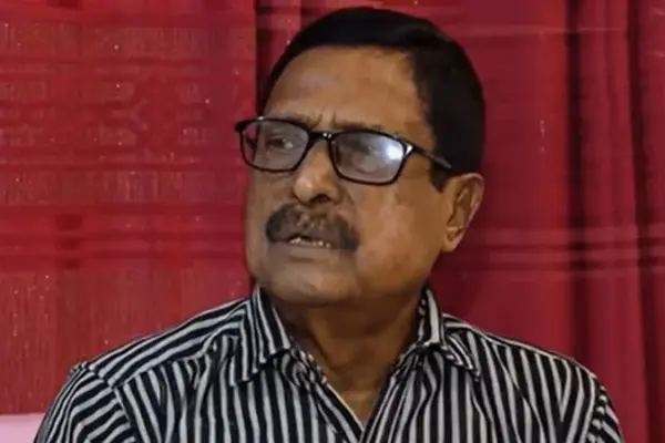 ফজলুর রহমানের বাসার সামনে ককটেল বিস্ফোরণ ঘটিয়েছে দুর্বৃত্তরা।