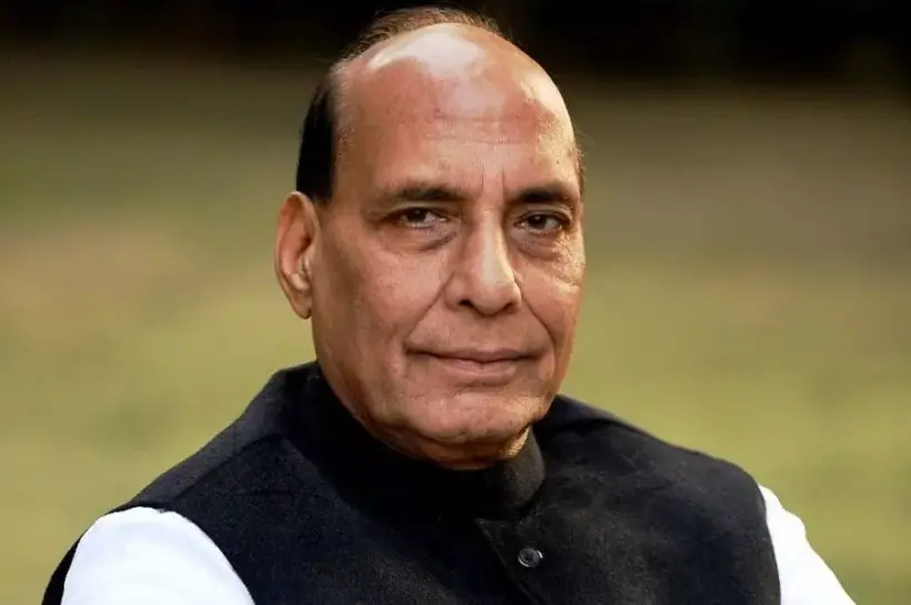 রাজনাথ সিং বলেছেন, ড. মুহাম্মদ ইউনূস যখনই মন্তব্য করবেন, তিনি যেন ভাবনা চিন্তা করে কথা বলেন।