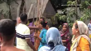 প্রকাশ্যে ধারালো অস্ত্র দিয়ে দুই ভাইকে কুপিয়ে হত্যা করা হয়েছে।