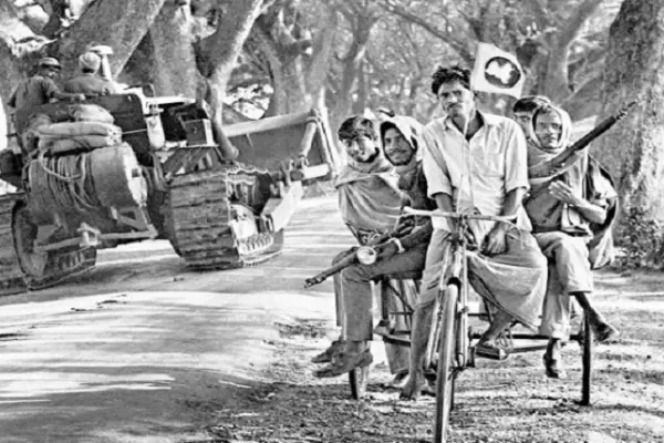 ১৯৭১ সালের ৯ ডিসেম্বর সবদিকে দিয়ে ঢাকার দিকে অগ্রসর হতে থাকে মিত্রবাহিনী।