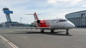 খালেদা জিয়াকে লন্ডনে নেওয়ার জন্য নির্ধারিত এয়ার অ্যাম্বুলেন্সটি মঙ্গলবার ঢাকায় আসছে না।