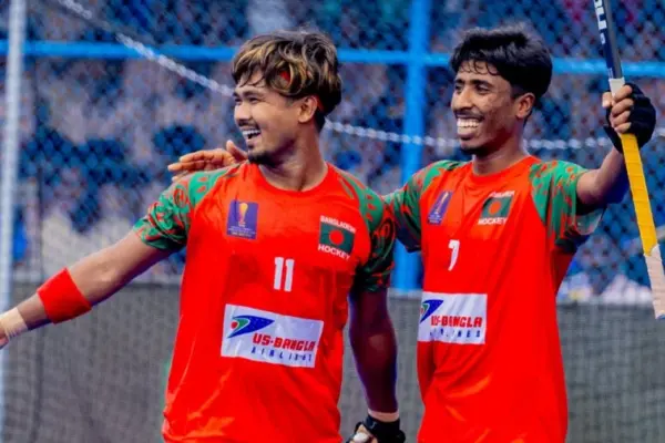 ওমানের জালে রীতিমতো গোল উৎসব করেছে লাল-সবুজের প্রতিনিধিরা।