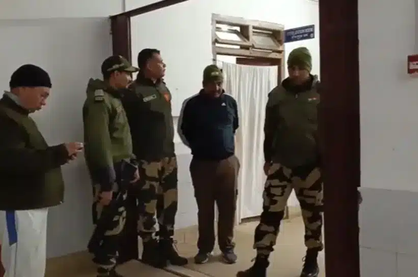 ভারতের ত্রিপুরায় ভারত-বাংলাদেশ সীমান্তে ভারতীয় সীমান্তরক্ষী বাহিনী বিএসএফ-এর এক জওয়ান গুলিবিদ্ধ হয়েছেন।