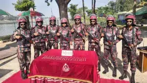 বাংলাদেশ-ভারত সীমান্ত থেকে ২৪টি ইলেকট্রিক ডেটোনেটর (বিস্ফোরক ডিভাইস) উদ্ধার করেছে বিজিবি।