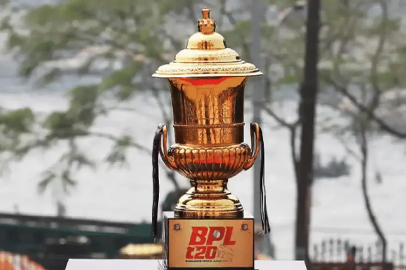 নানা বিতর্ক আর নাটকীয়তার মাঝেই মাঠে গড়াতে যাচ্ছে বাংলাদেশ প্রিমিয়ার লিগের (বিপিএল) ১২তম আসর।