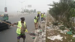 ৩০০ ফুট এলাকা থেকে ১৪৮ টন বর্জ্য অপসারণ করেছে ঢাকা উত্তর সিটি করপোরেশন (ডিএনসিসি)।