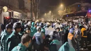 ভারতীয় সহকারী হাইকমিশনার ড. রাজীব রঞ্জনের বাসভবনে হামলার চেষ্টা চালিয়েছে একদল দুর্বৃত্ত।