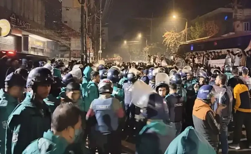 ভারতীয় সহকারী হাইকমিশনার ড. রাজীব রঞ্জনের বাসভবনে হামলার চেষ্টা চালিয়েছে একদল দুর্বৃত্ত।