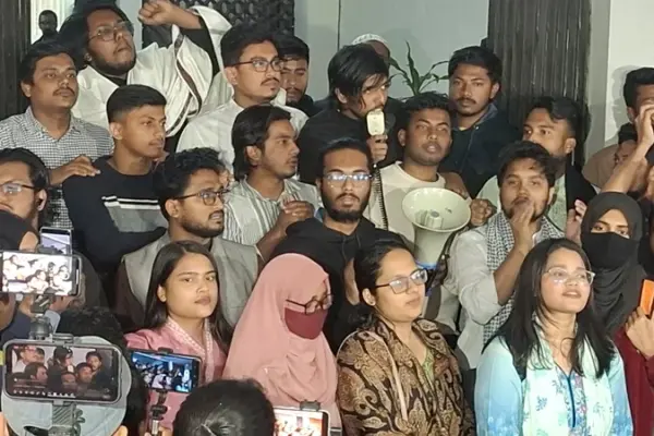 বঙ্গমাতা শেখ ফজিলাতুন্নেসা মুজিব হলের ছাত্রীদের ভোটের পর ‘ফেলানী হল’ নামকরণ থেকে সরে এসেছে ডাকসু।