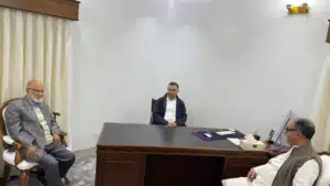 গুলশানে বিএনপির চেয়ারপারসনের রাজনৈতিক কার্যালয়ে আনুষ্ঠানিকভাবে দাপ্তরিক কার্যক্রম শুরু করেছেন দলের ভারপ্রাপ্ত চেয়ারম্যান তারেক রহমান।