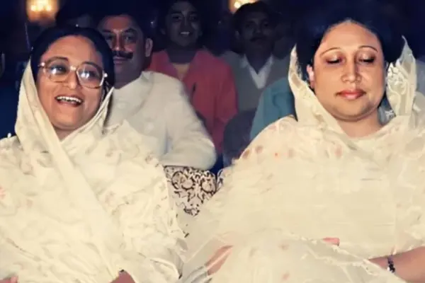 খালেদা জিয়ার মৃত্যুতে শোক প্রকাশ করেছেন শেখ হাসিনা।