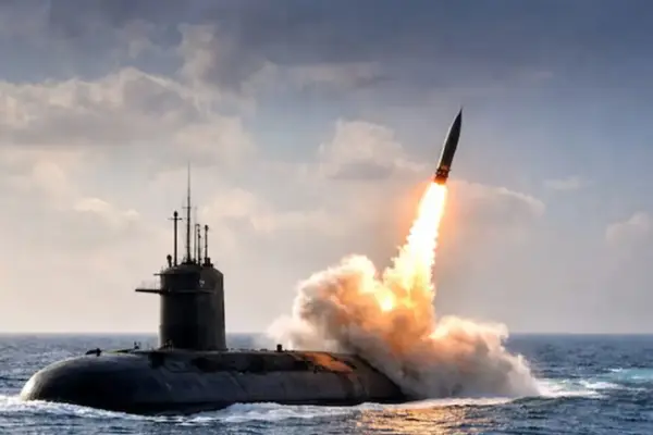 পারমাণবিক সক্ষম সাবমেরিন থেকে একটি মধ্যমপাল্লার ব্যালিস্টিক ক্ষেপণাস্ত্রের পরীক্ষা চালিয়েছে ভারত।